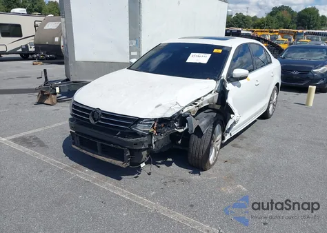 2016 Volkswagen Jetta 1.8T Sel z USA, uszkodzony, nr VIN 3VWL07AJ3GM305218